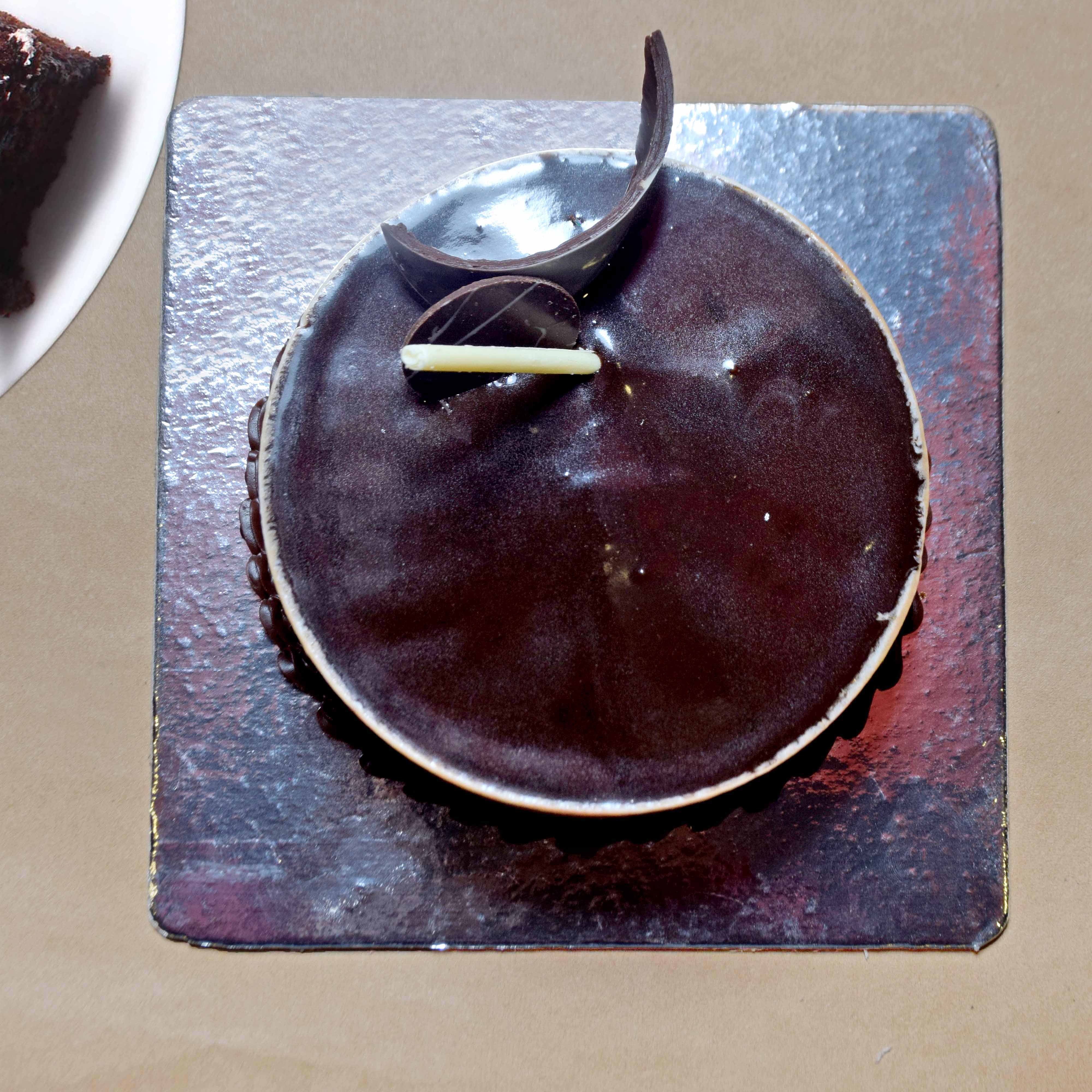 Bake House Cake & More - Logo