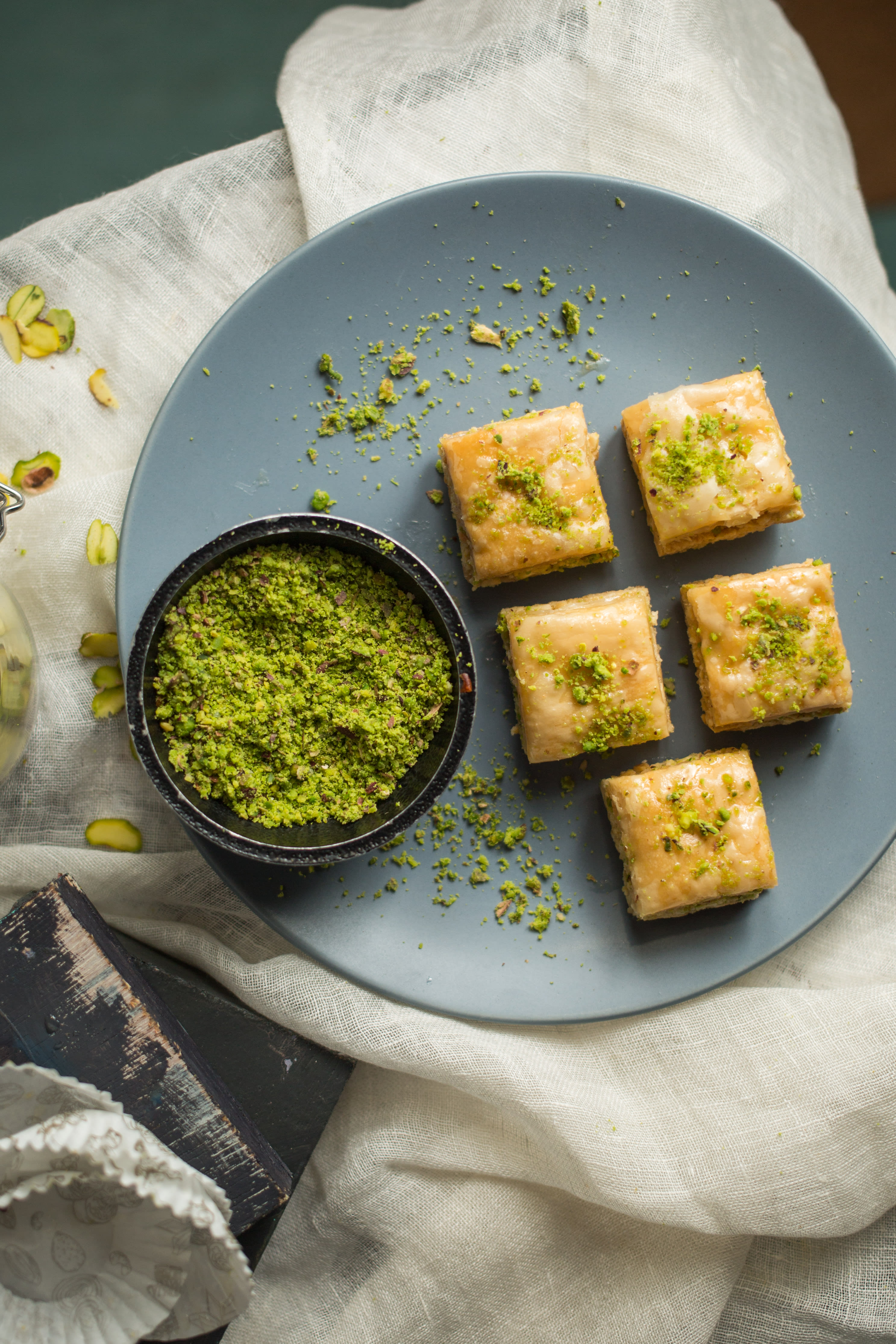 Bakhlava JI - Logo