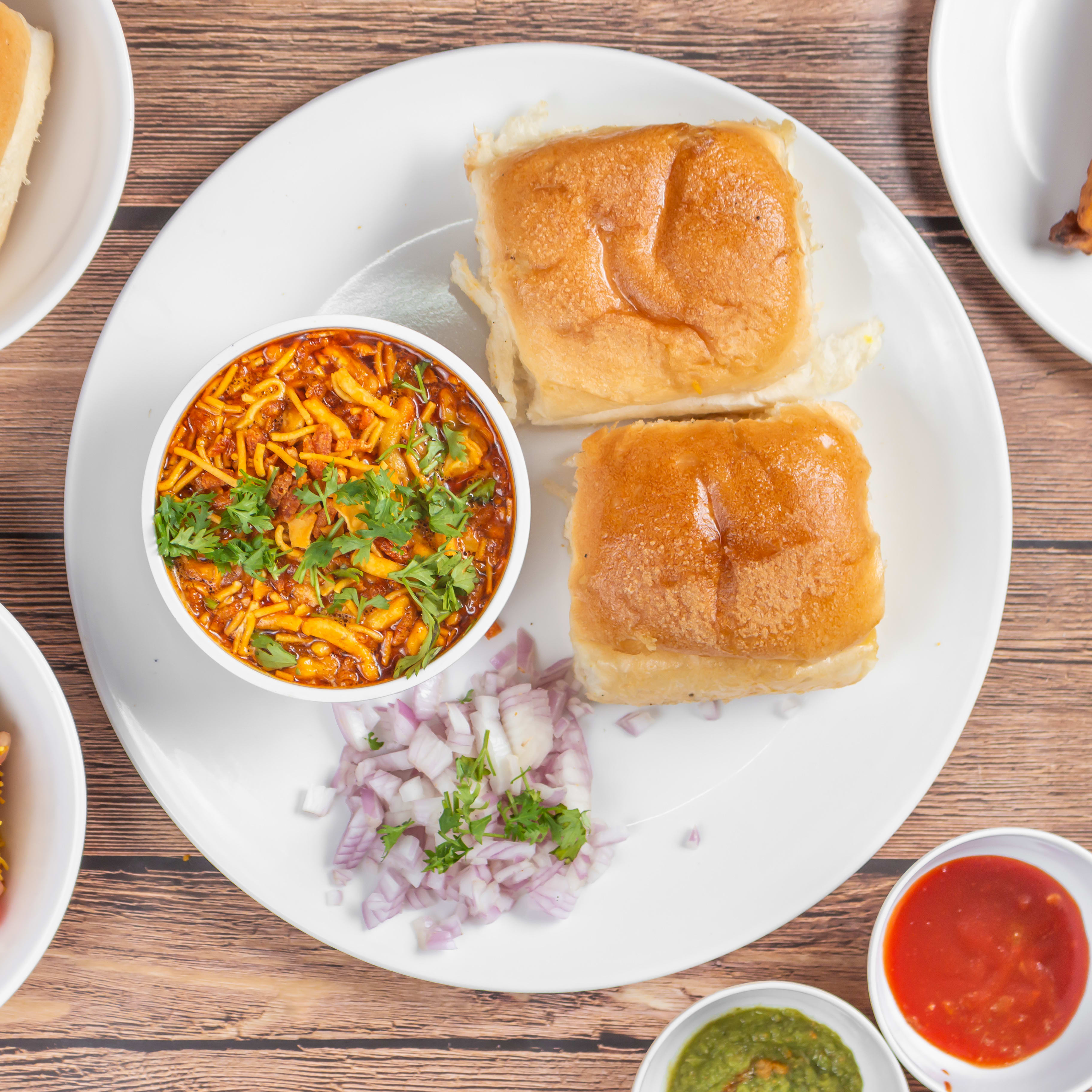 Balaji Bombay Vada Pav Gujarati Dabeli - Logo