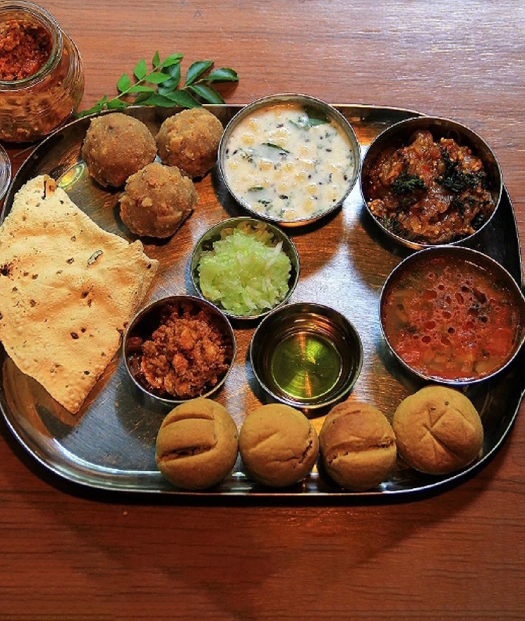 Balaji's Kitchen - Logo