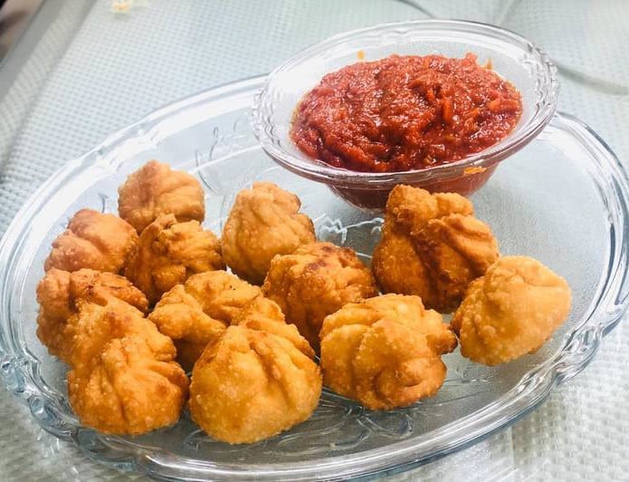 Baozi Momos - Logo