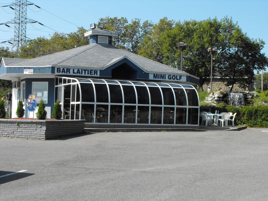 Bar Laitier L&s;Igloo &a; Mini Golf - Logo
