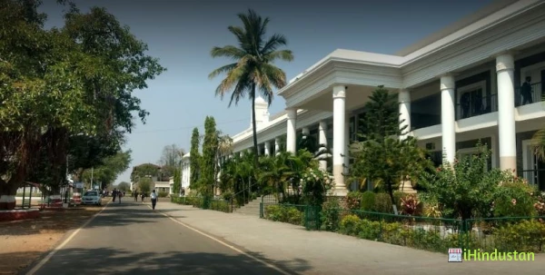 Barnes School and Junior College - Logo