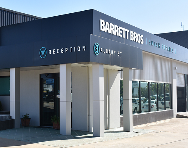 Barrett Bros Smash Repairs - Logo