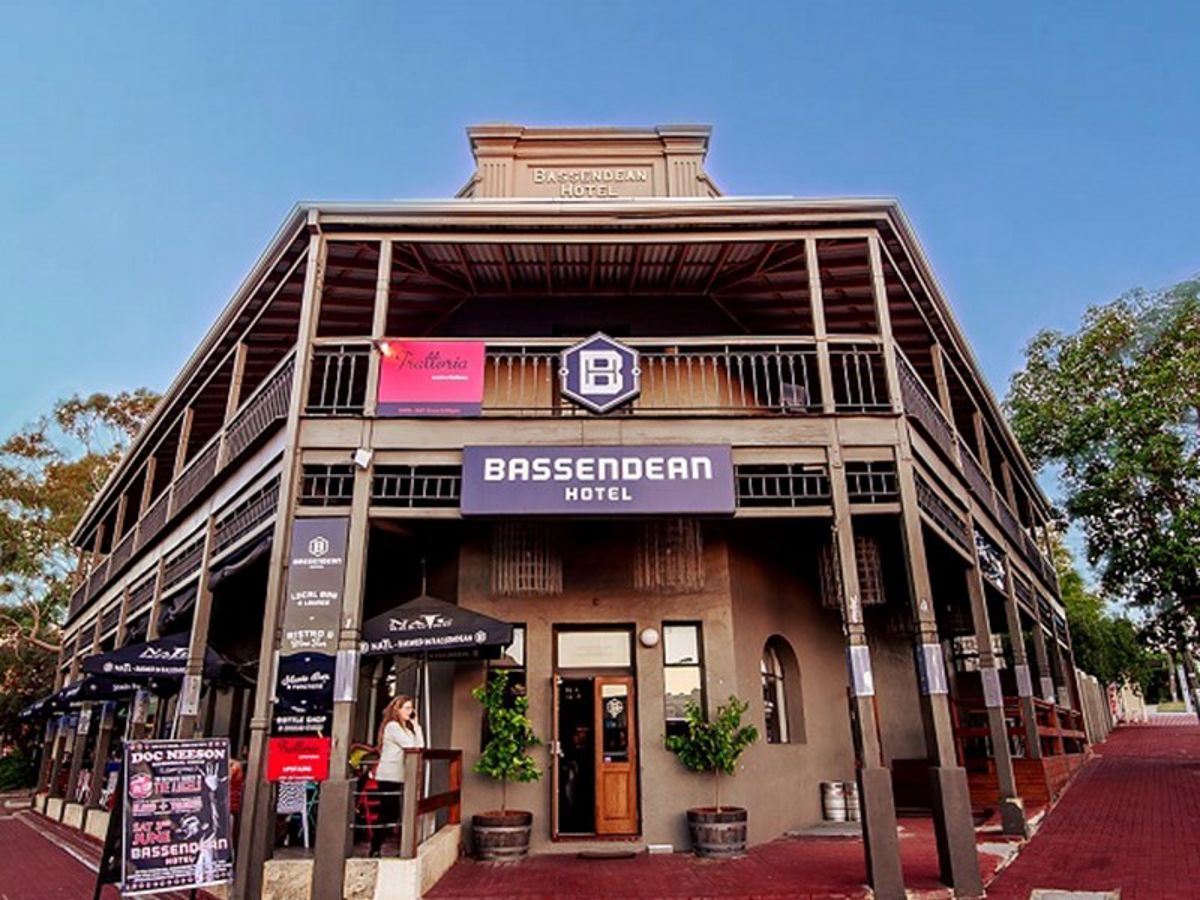 Bassendean Hotel - Logo