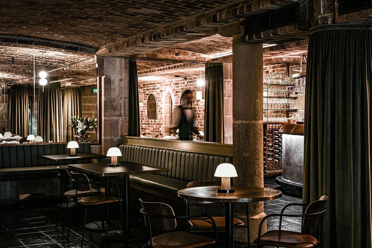 Beckett's Bar + Dining - Logo