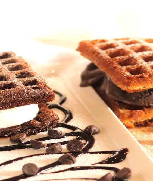 BELGIAN WAFFLE LOVE - Logo