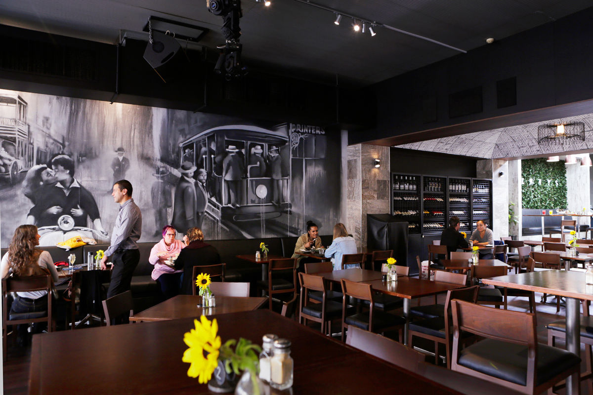Benny's Bar + Cafe - Logo