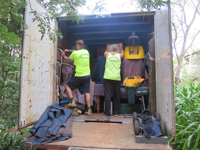 Beyond Byron Removals - Logo
