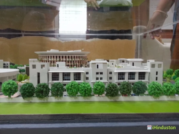Bhagini Nivedita College - Logo
