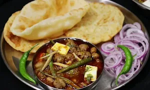 Bhature Club - Logo