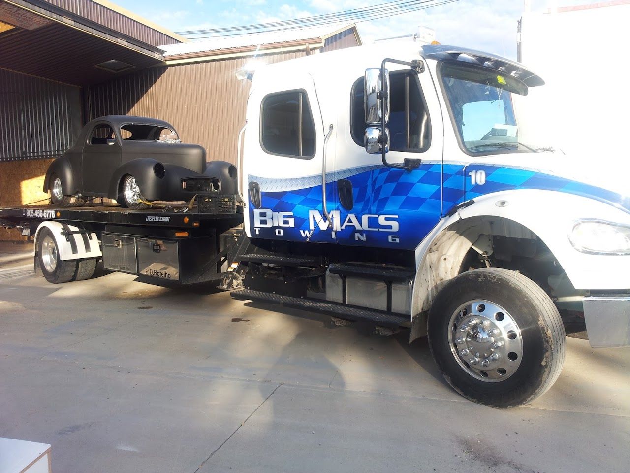 Big Macs Towing - Logo