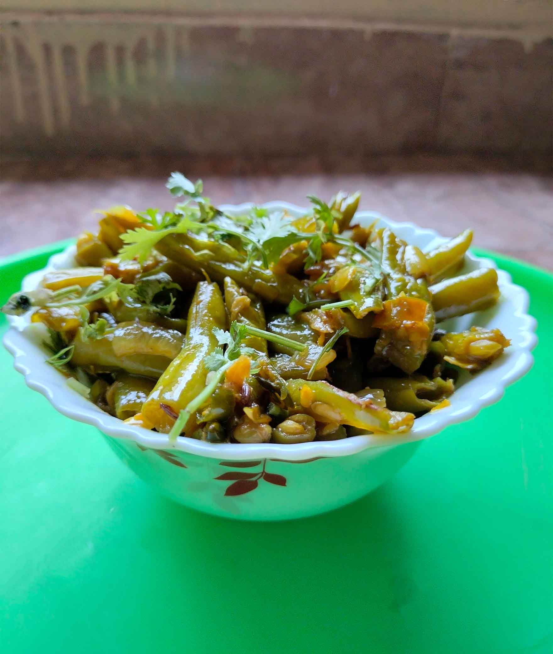 Binaz Kitchen - Logo