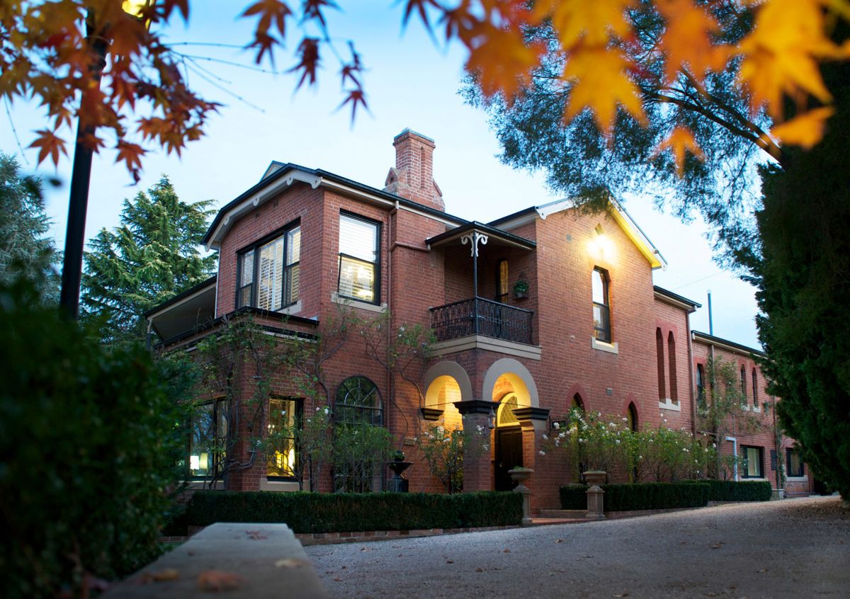 Bishop's Court Estate - Logo