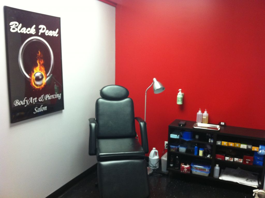 Black Pearl Body Art And Piercing Salon - Cover photo