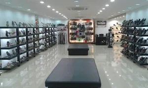 Blak Shoe Store - Logo