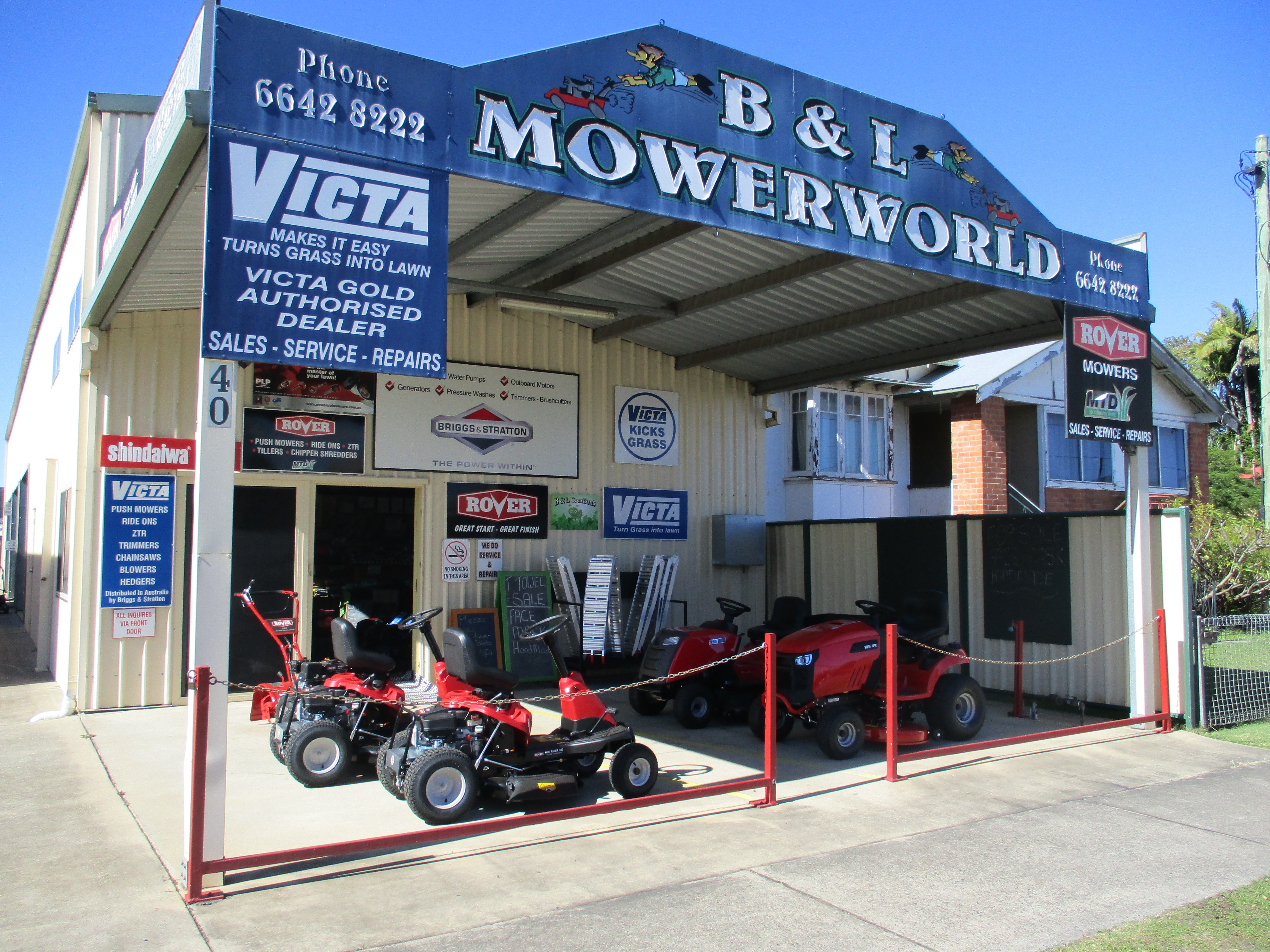 B & L Mower World - Logo