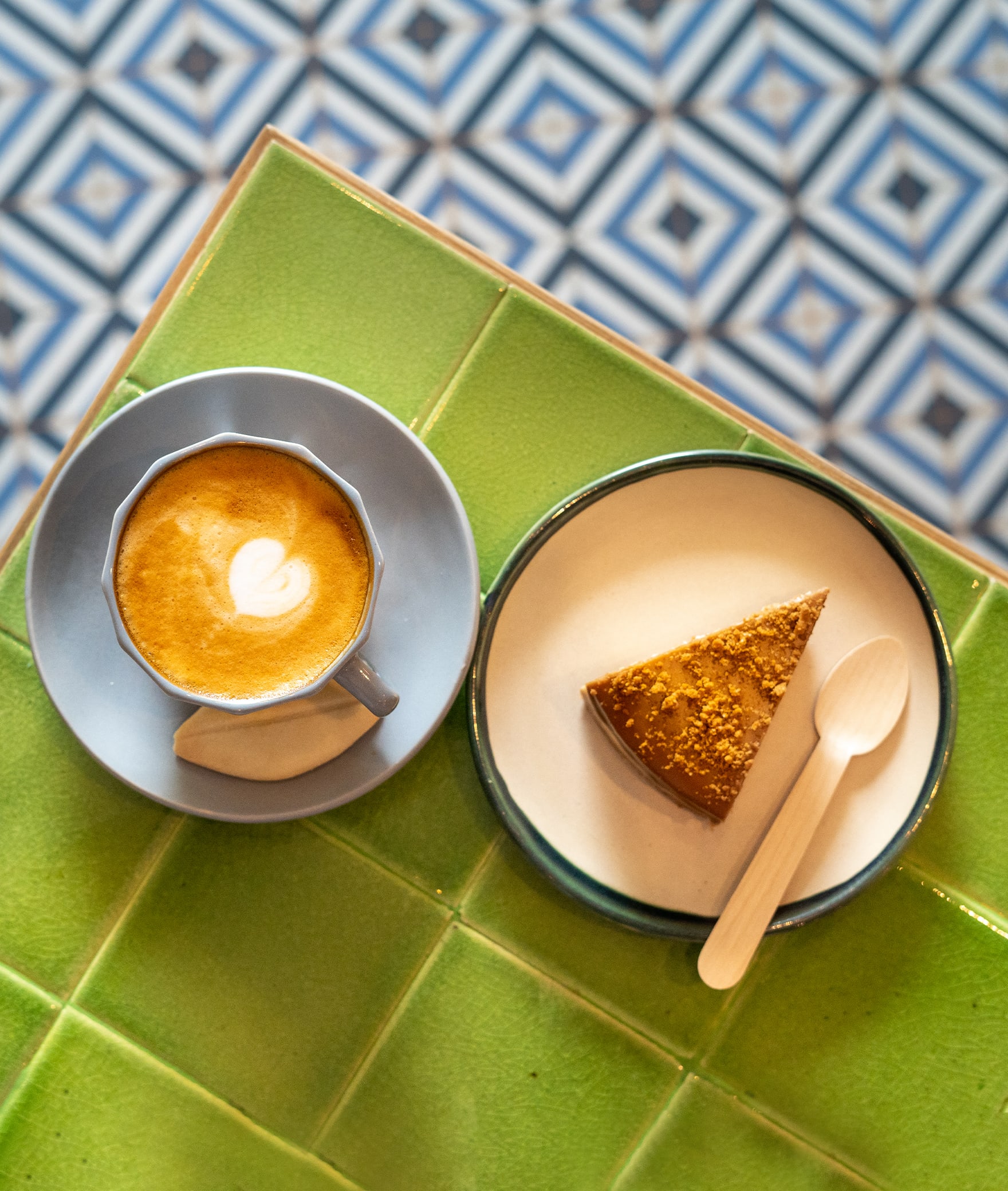 Bloom Cafe & Cakery - Logo