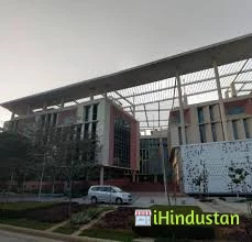 BML Munjal University - Logo