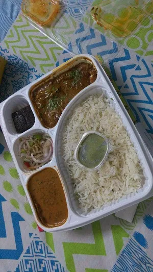 BOX8 - Desi Meals - Logo
