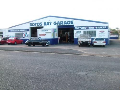 Boyds Bay Garage - Logo
