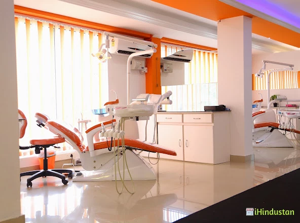 BRIGHT SMILE DENTAL CLINIC - Logo