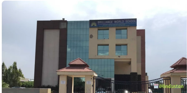 Brilliance World School - Logo