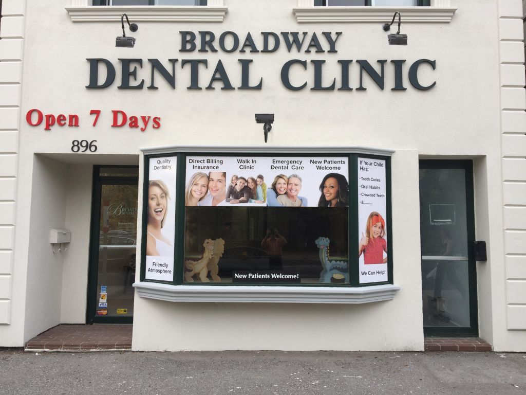 Broadway Dental Clinic - Logo
