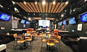 Buffalo Wild Wings - Logo