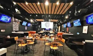 Buffalo Wild Wings - Logo