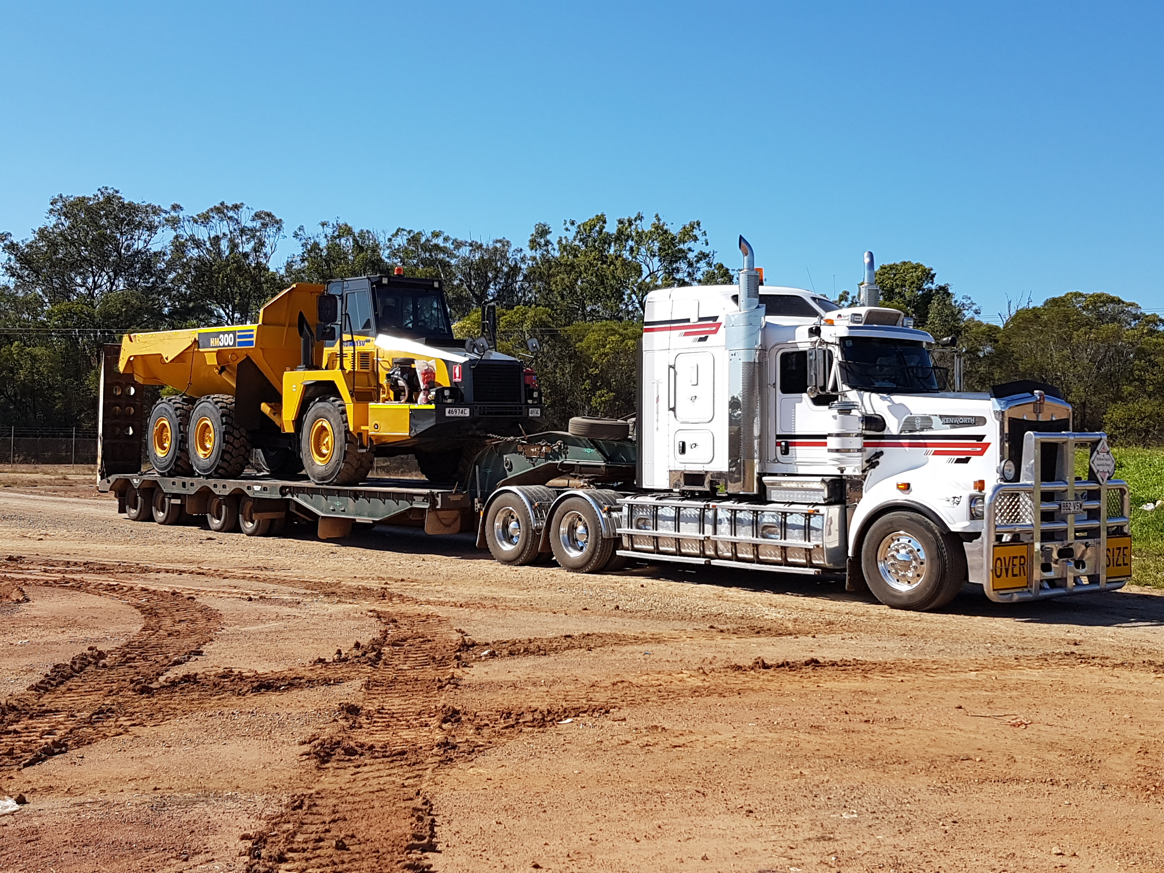 Bundaberg Heavy Haulage - Logo
