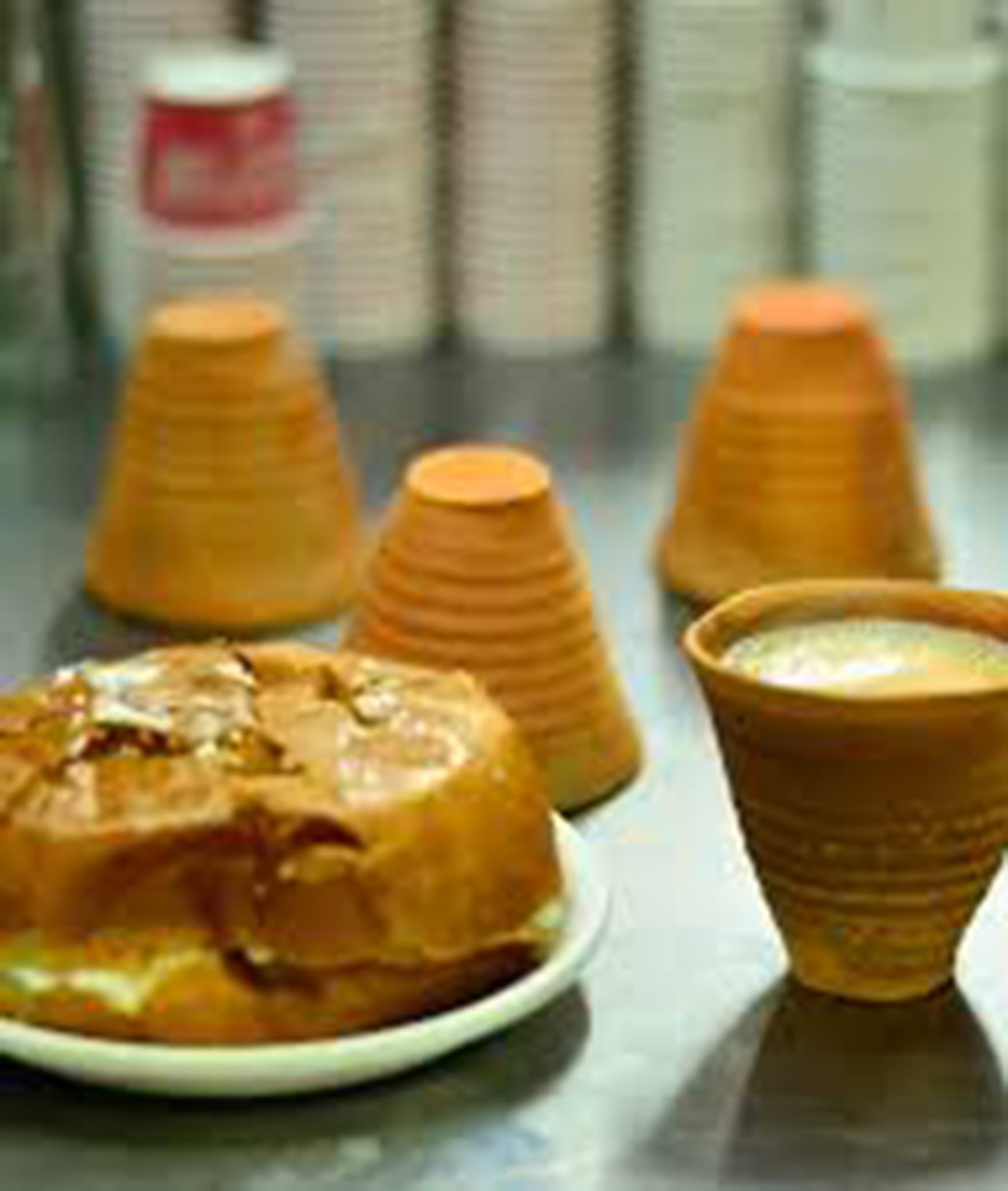 Bun Makkhan Chai - Logo