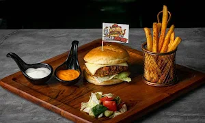 Burger Mischief - Logo