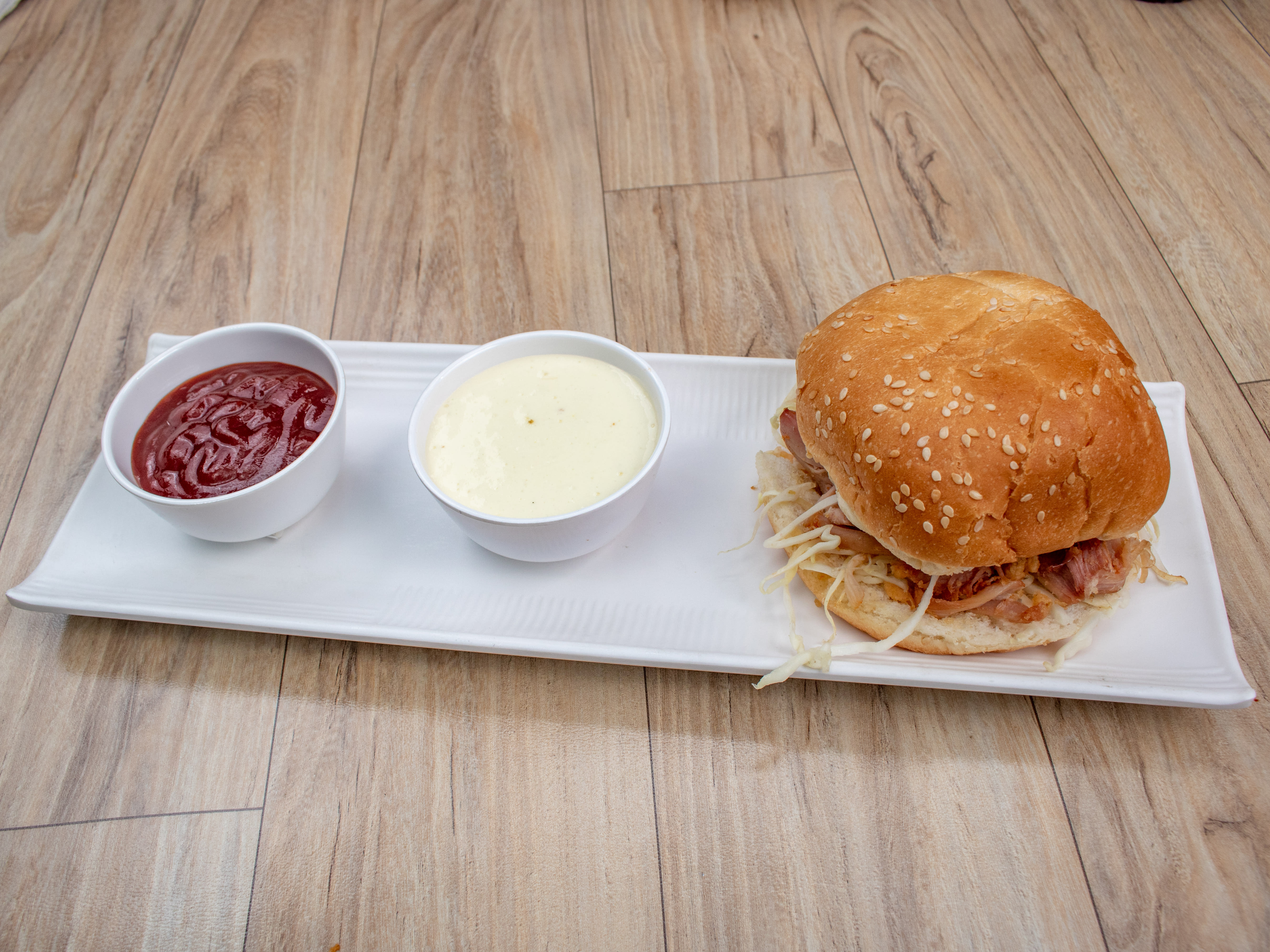 Burgers & Beyond - Logo