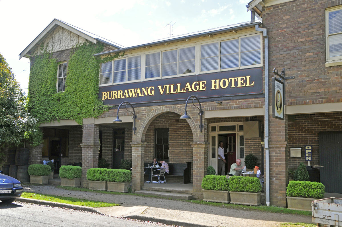 Burrawang Village Hotel - Logo