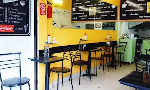 Cafe Hormuz - Logo