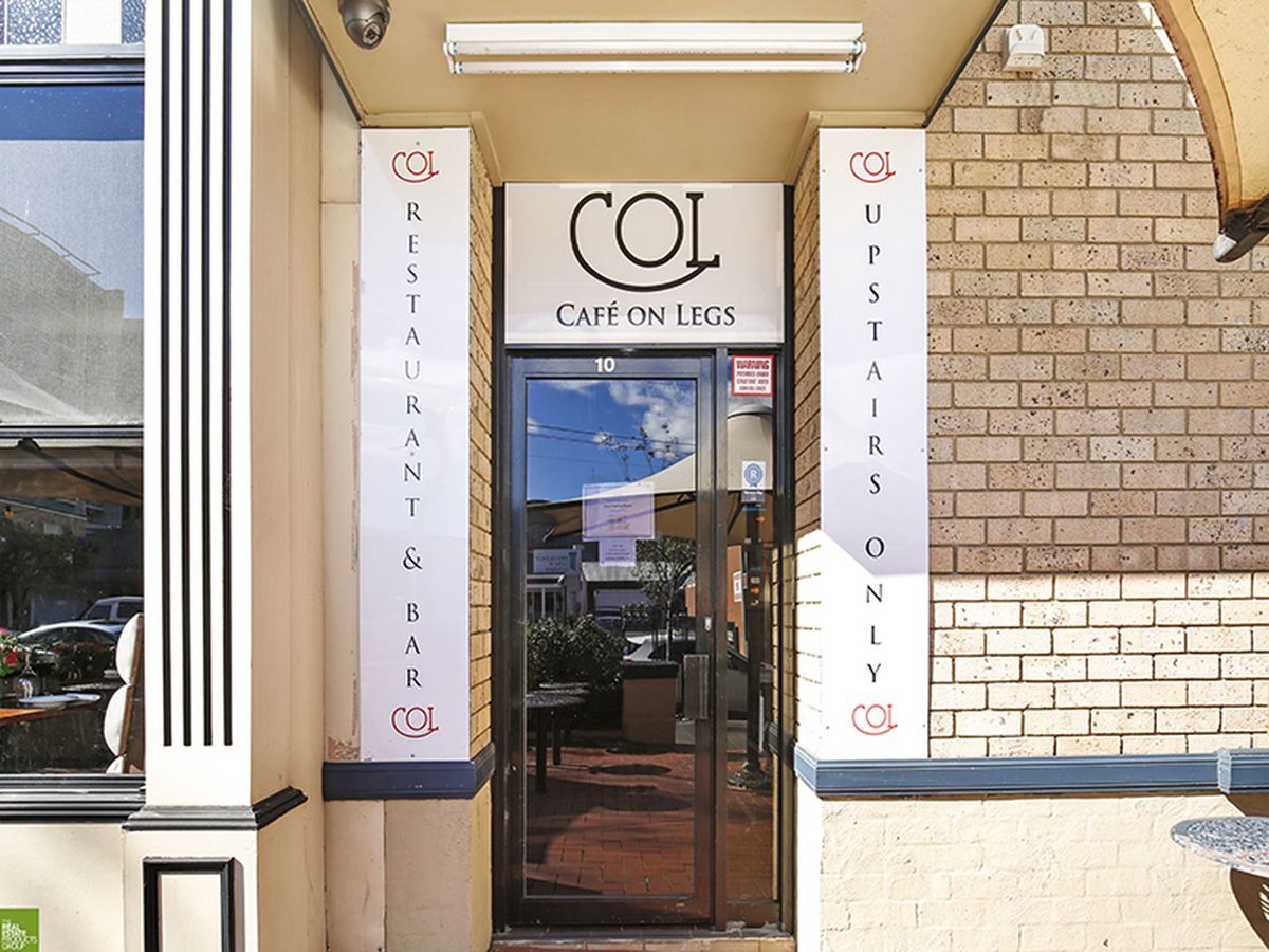 Cafe on Legs - Logo