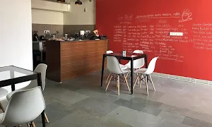 Cafe Quaint - Logo