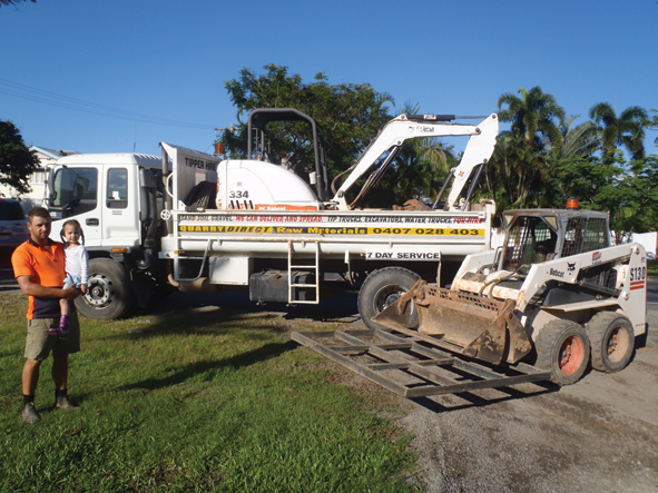 Cairns Earthworks - Logo