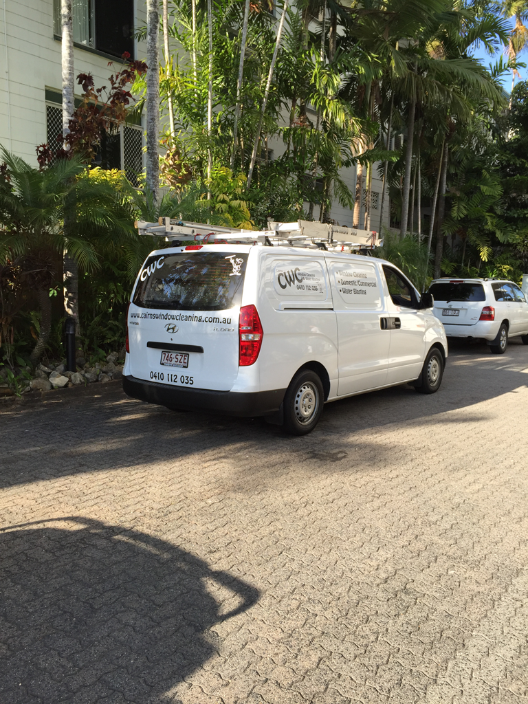 Cairns Window Cleaning - Logo
