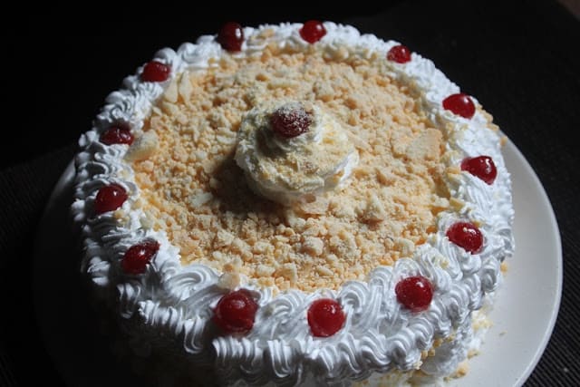 CAKE AND PASTRY HOUSE - Logo