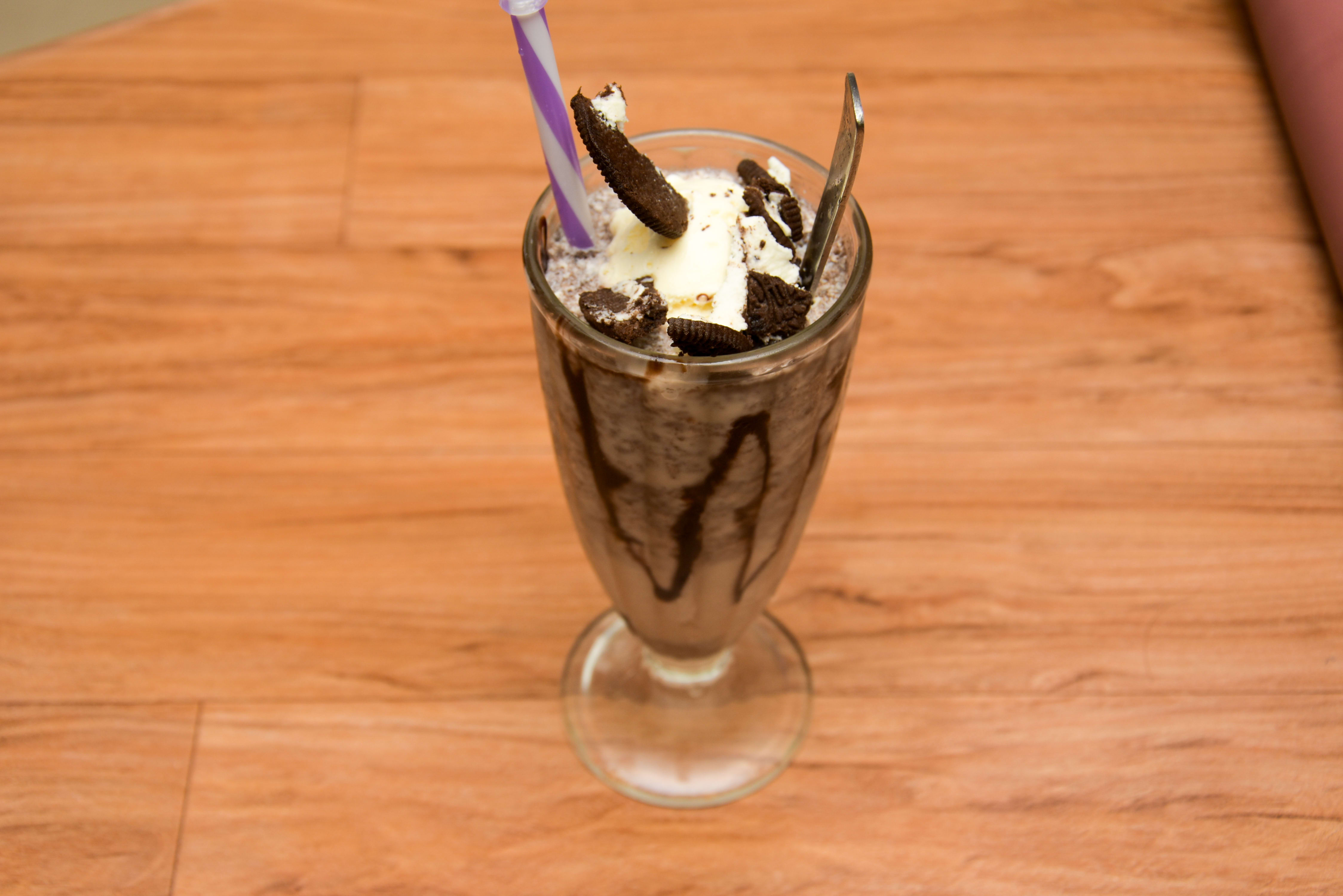 Cakes And Shakes - Logo