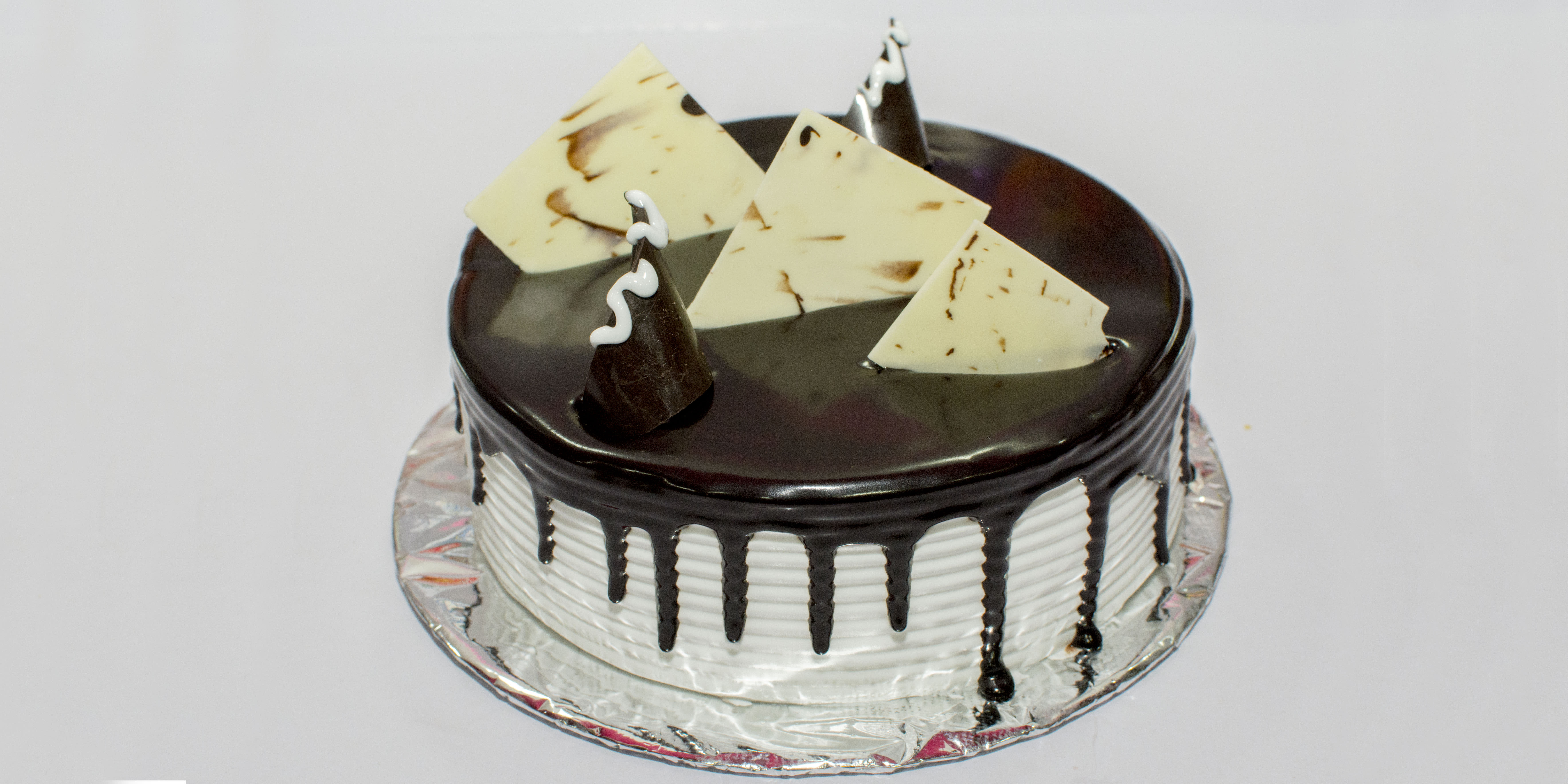 Cakes & Candies - Logo