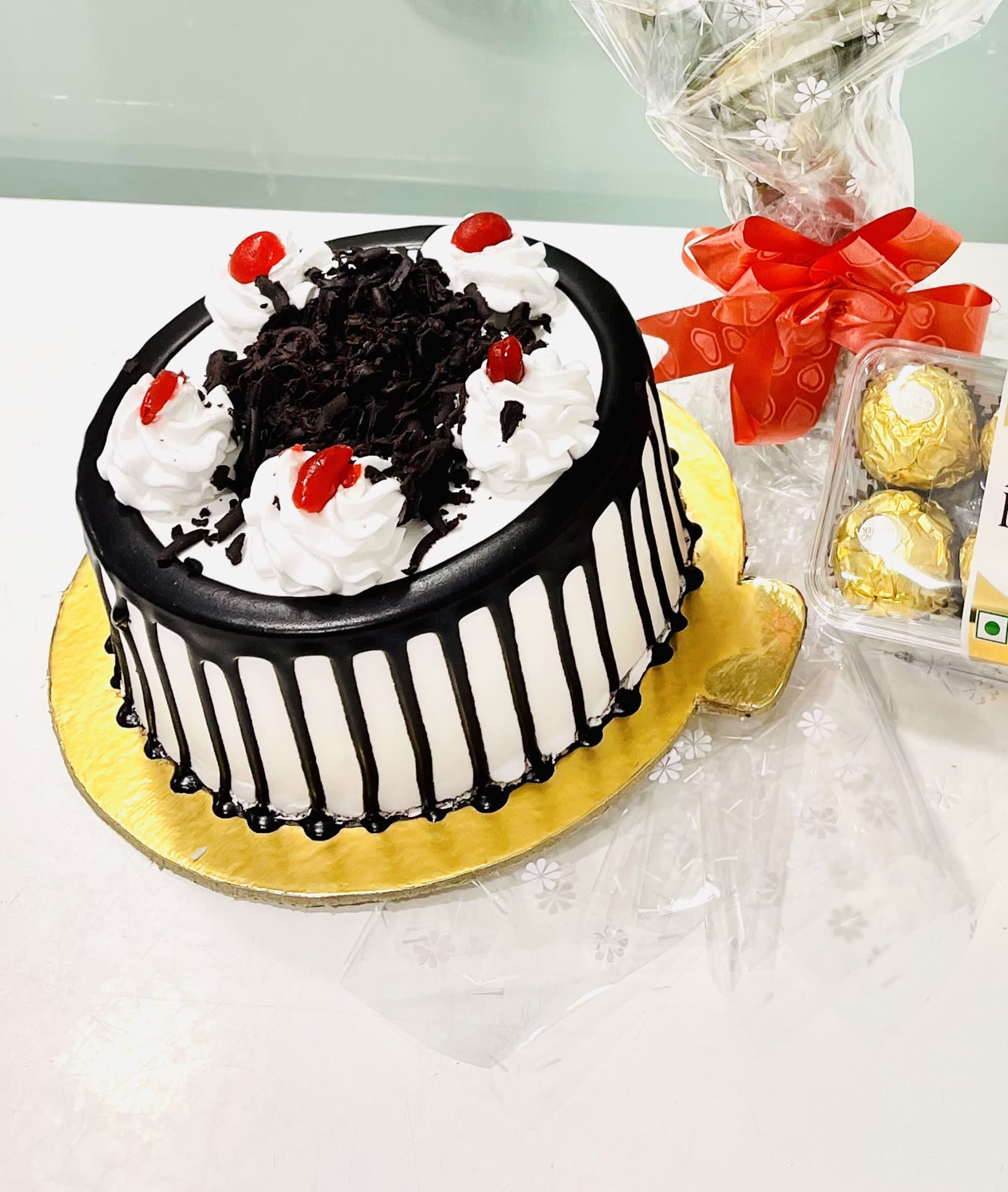Cakes & Flowers Delivery - Logo