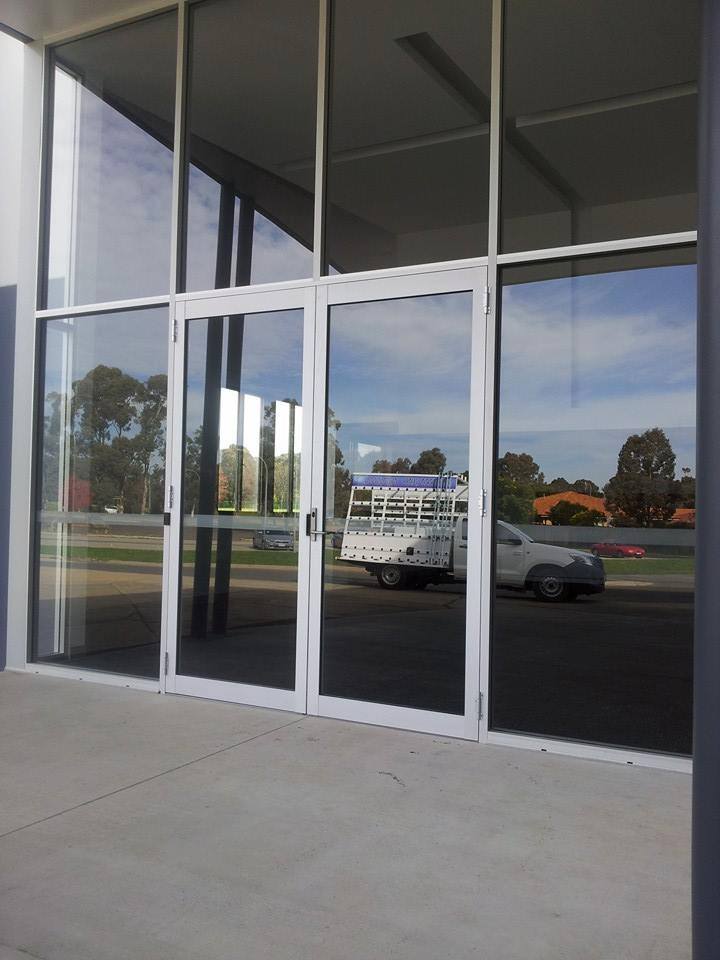Canberra Glass - Logo
