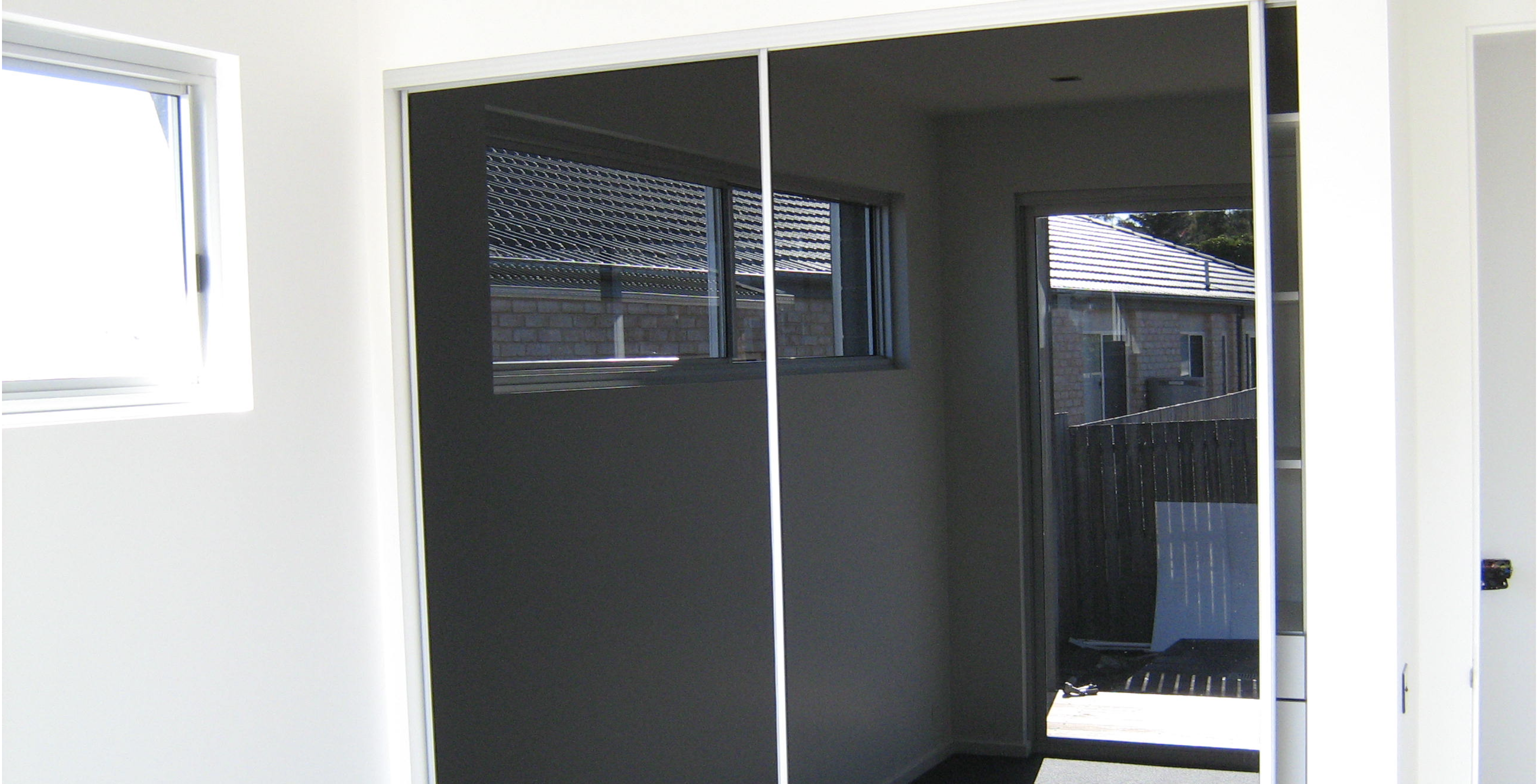 Canberra Gungahlin Glass - Logo