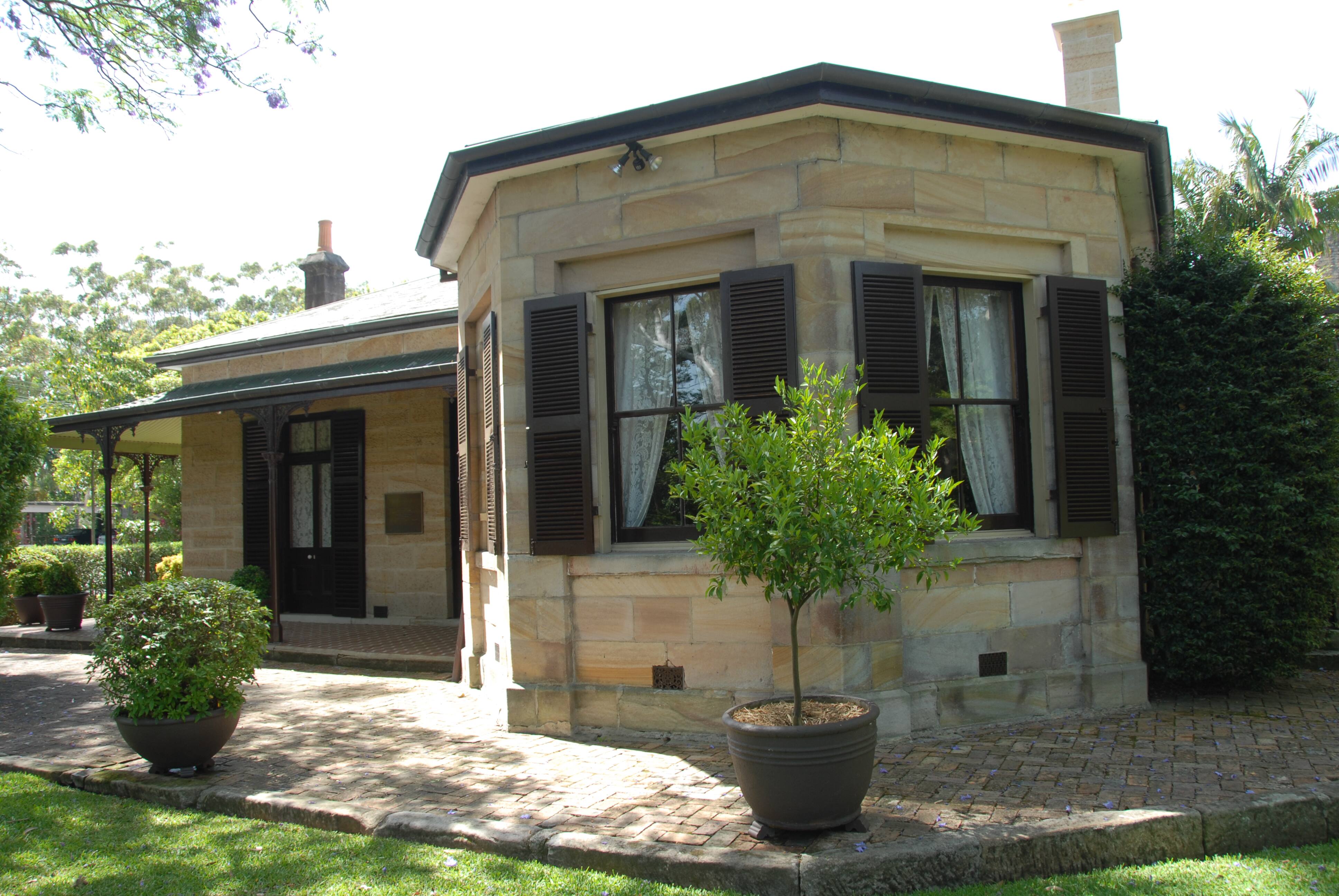 Carisbrook House & Museum - Logo