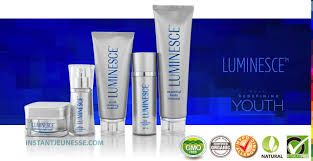 Carolyn Colling - Independent Jeunesse Global Distribut - Logo