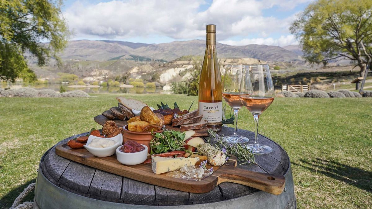 Carrick Winery & Restaurant - Logo