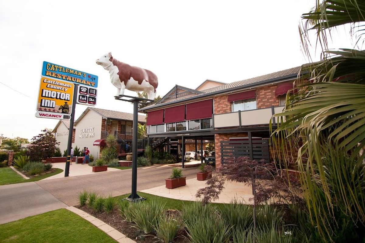 Cattleman's Restaurant at Country Motor Inn - Logo